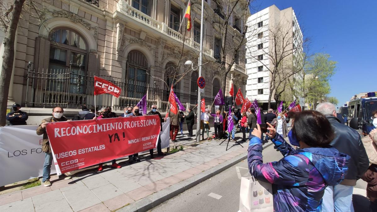 Concentracin #CumpleSinRecortes de CCOO en la sede de la Secretara de Estado de Funcin Pblica