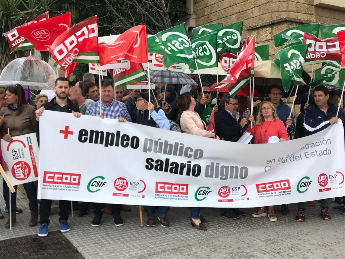 Concentracin en Cdiz "En Defensa de los Servicios Pblicos"