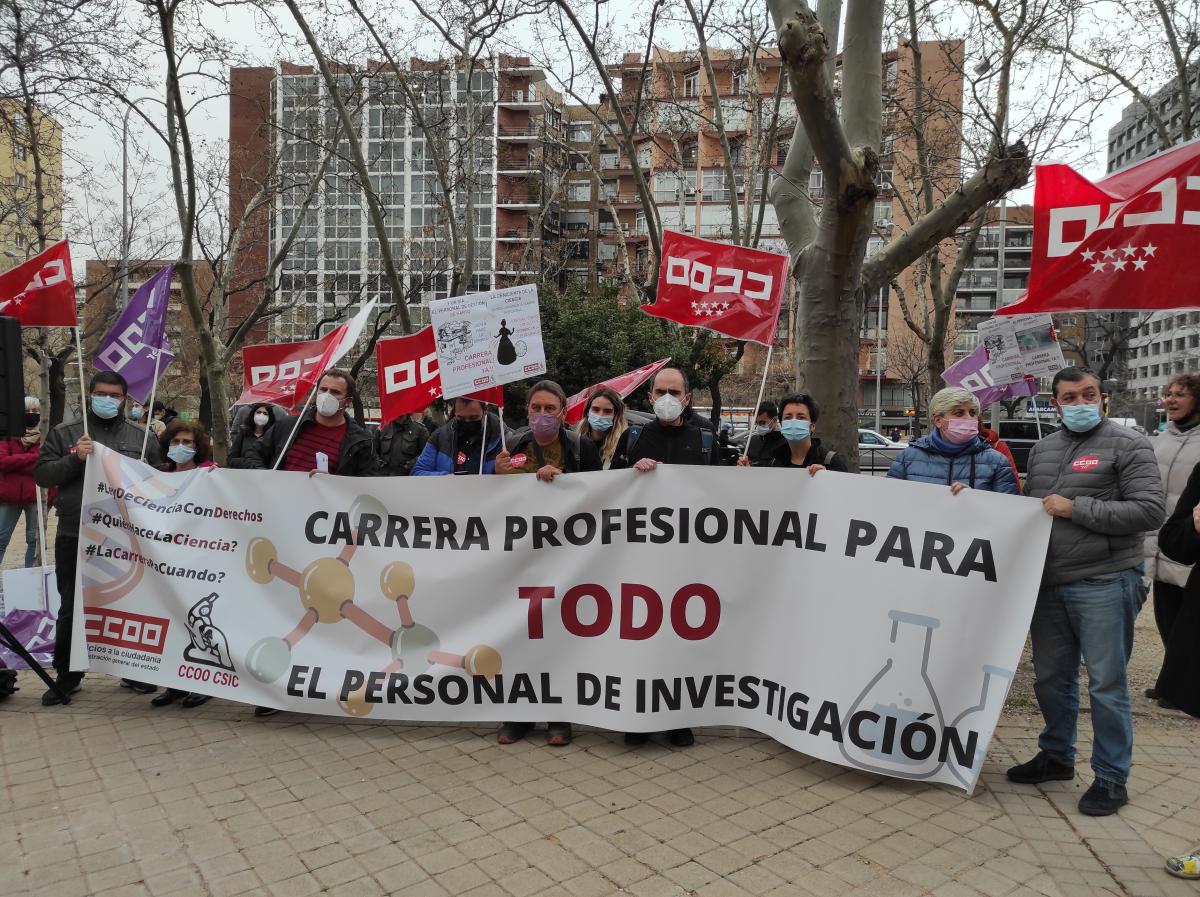 Concentracin en el Ministerio de Ciencia e Innovacin en el Paseo de la Castellana 162.