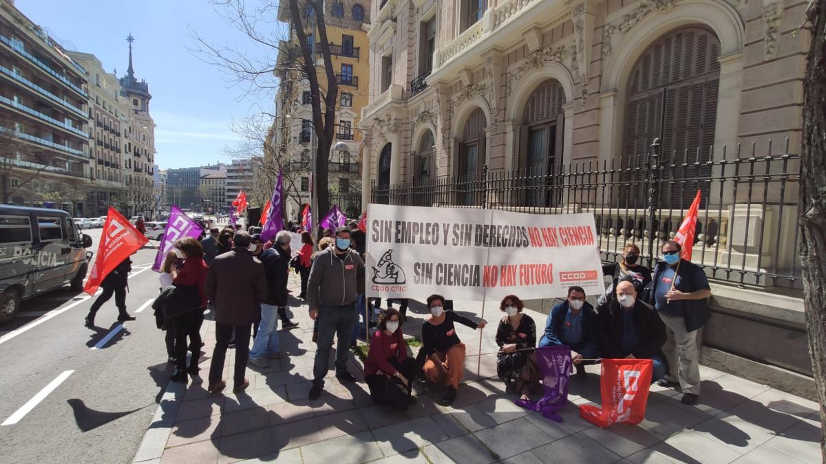 Concentracin #CumpleSinRecortes de CCOO en la sede de la Secretara de Estado de Funcin Pblica