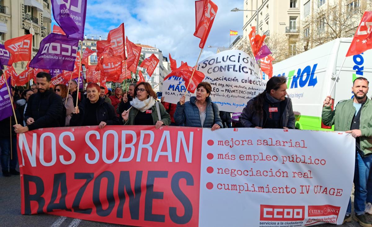 Concentracin #NosSobranRazones en la AGE delante del Congreso de los Diputados