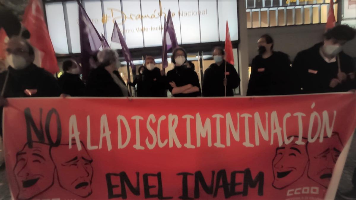 Concentracin de CCOO en el Teatro Valle-Incln