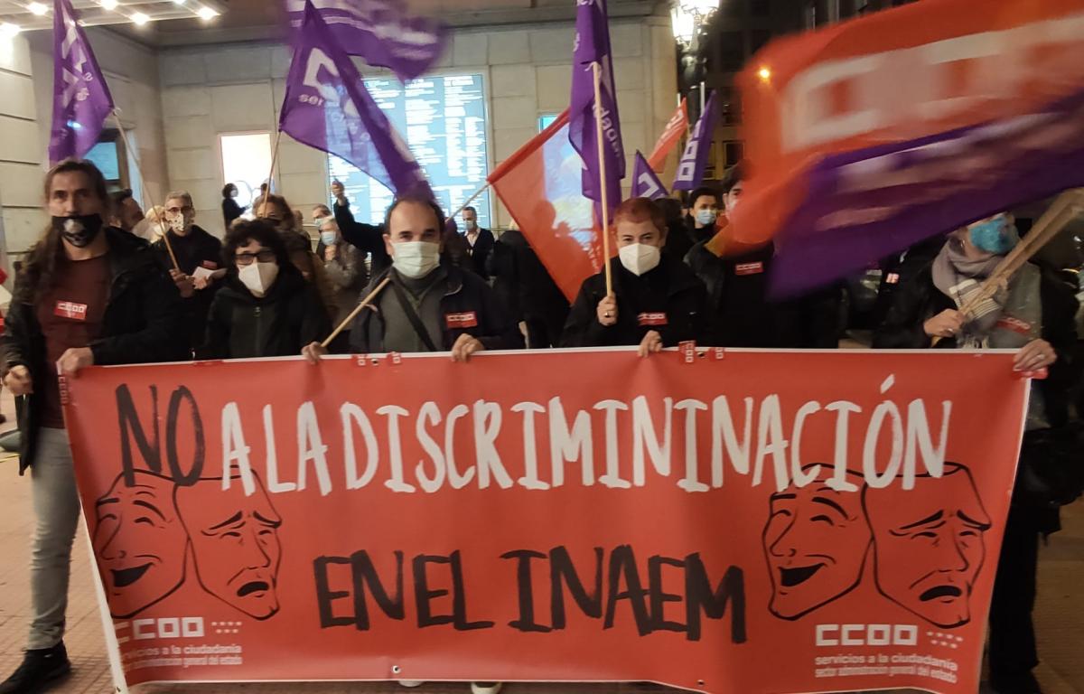 Concentracin de CCOO en el Teatro de la Zarzuela de Madrid