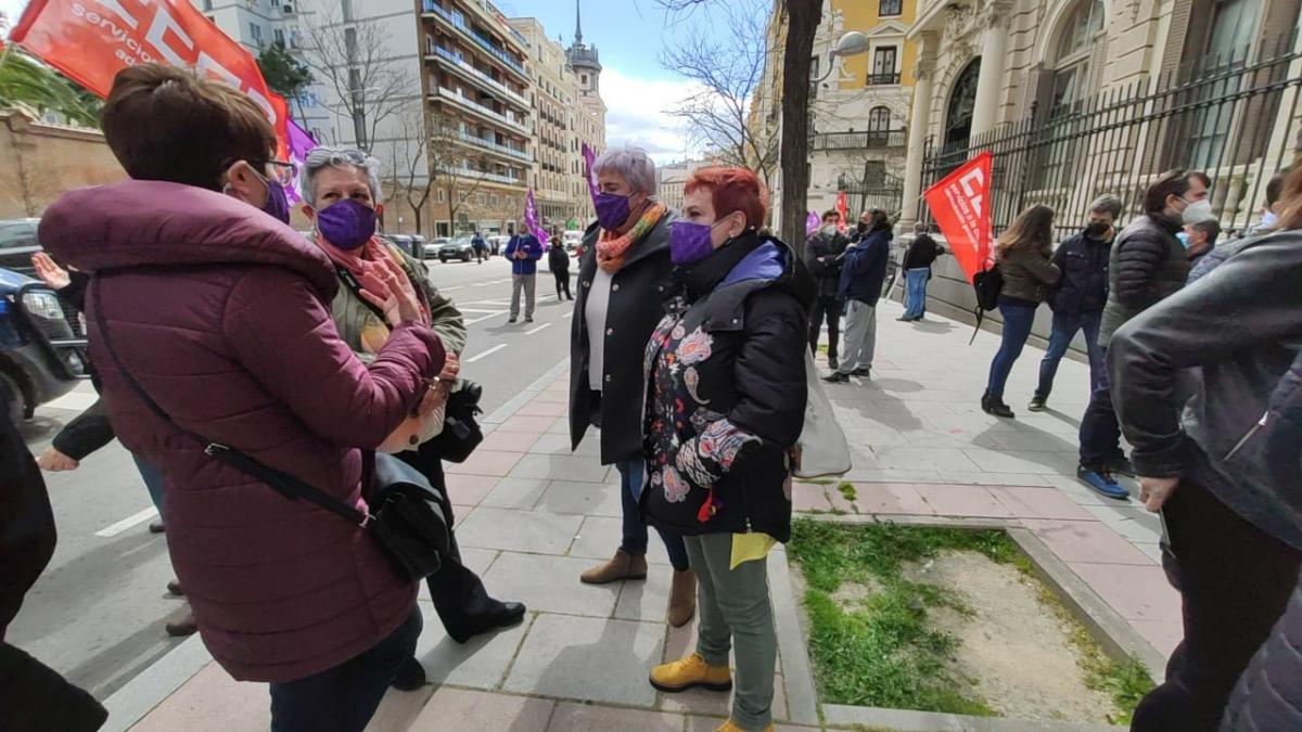 Concentracin de CCOO en la sede de la Secretara de Estado de Funcin Pblica