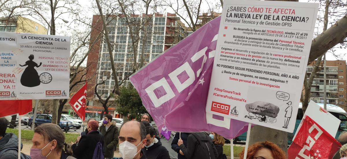 CCOO sale a la calle para reclamar derechos para todo el personal de investigacin.