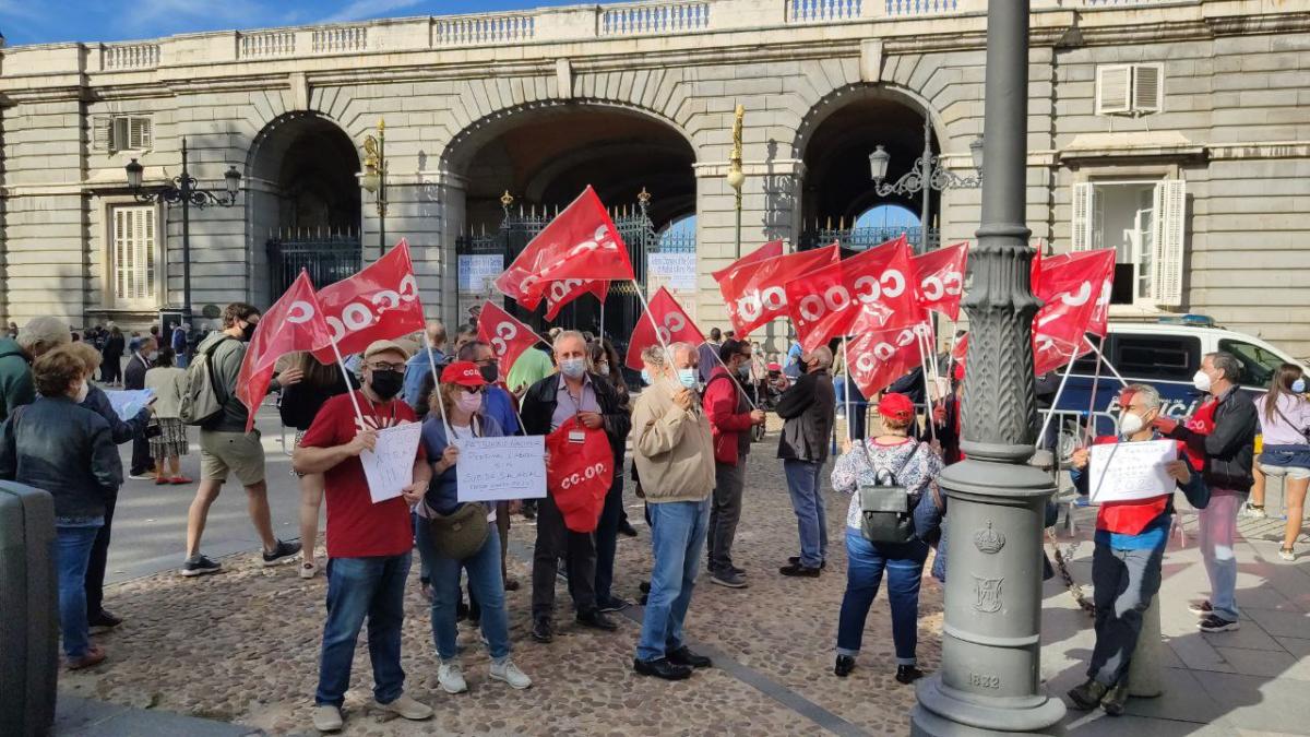 Concentracin en Palacio Real por los atrasos retributivos del personal laboral.
