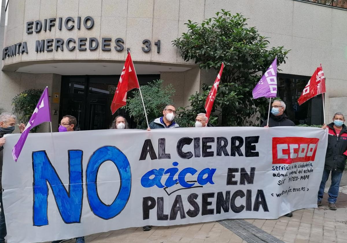 Concentracin de CCOO contra el cierre de AICA.