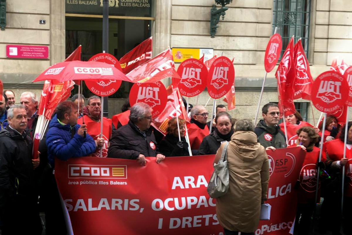 Concentracin de 27 febrero de 2018 en Palma de UGT y CCOO