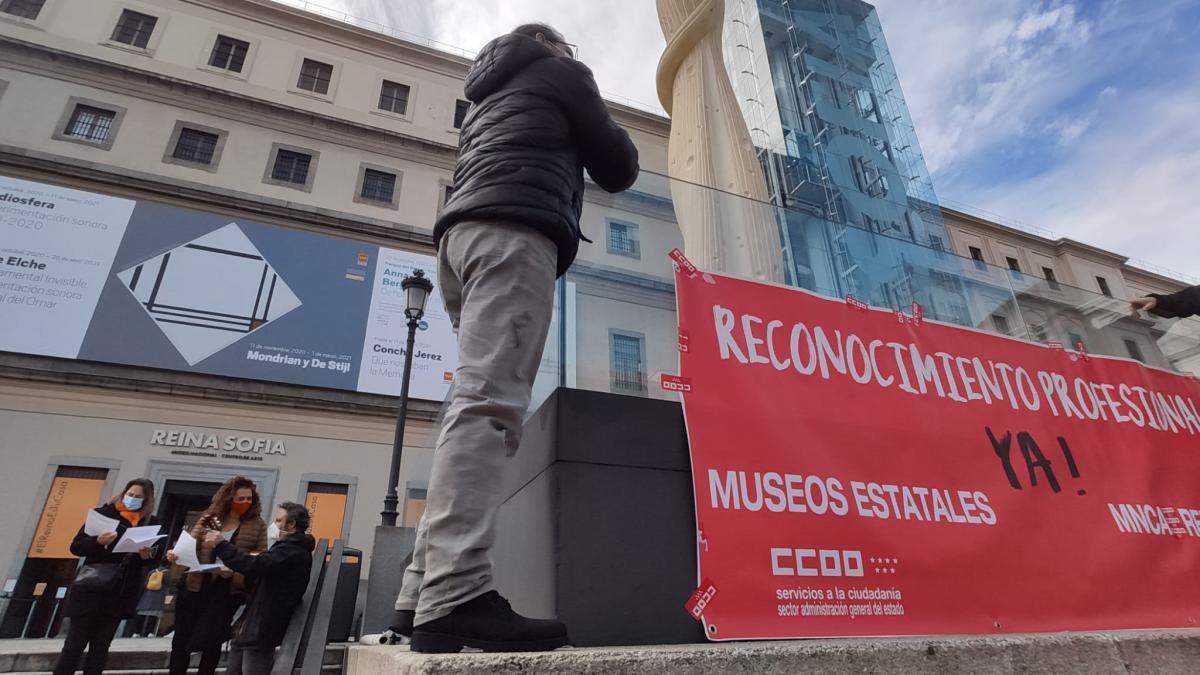 Concentracin de CCOO en el Museo Reina Sofa