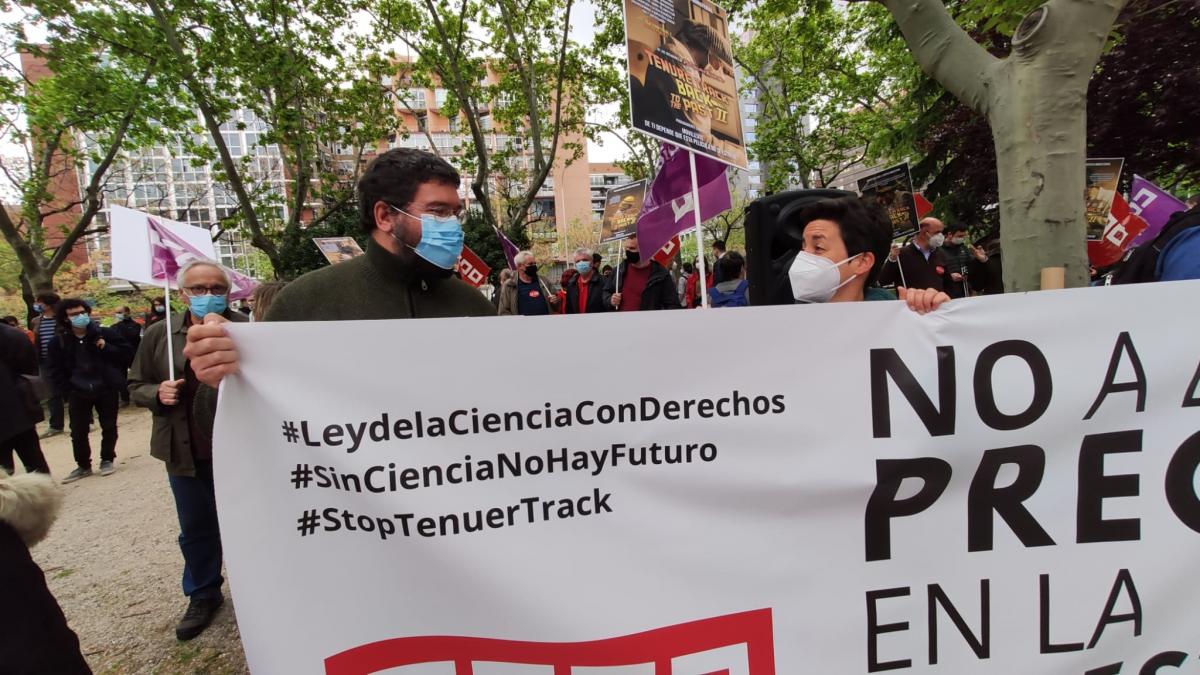 Concentracin en Madrid frente al Ministerio de Ciencia e Innovacin.