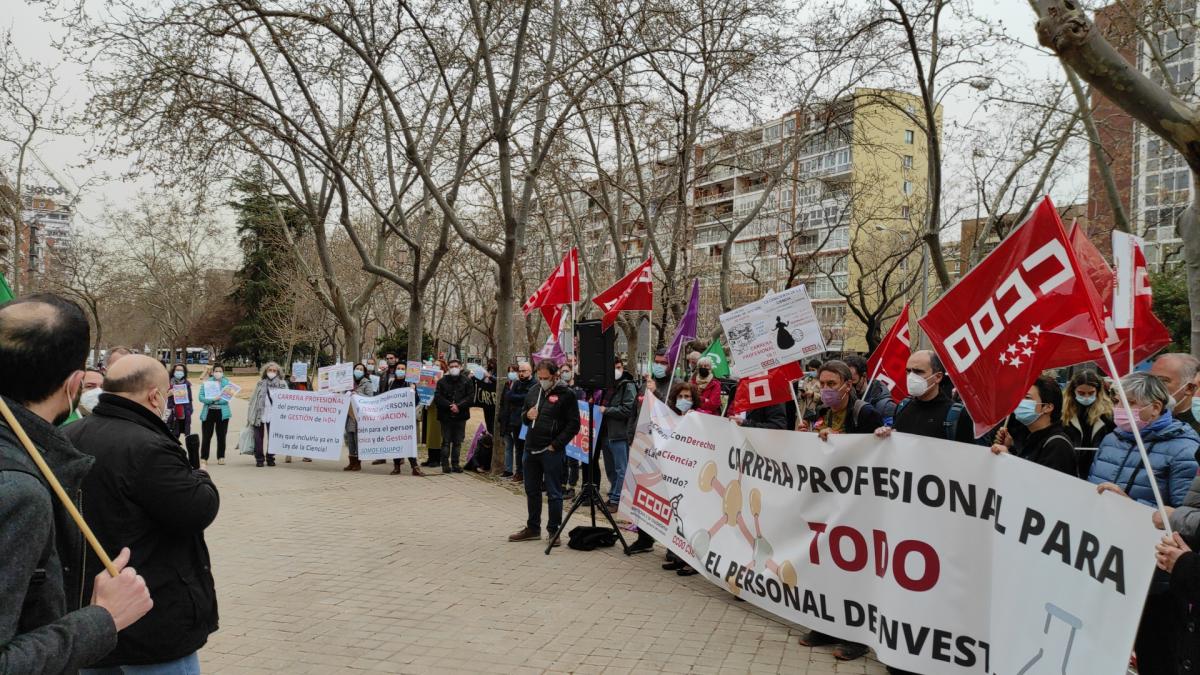 Concentracin en el Ministerio de Ciencia e Innovacin en el Paseo de la Castellana 162.