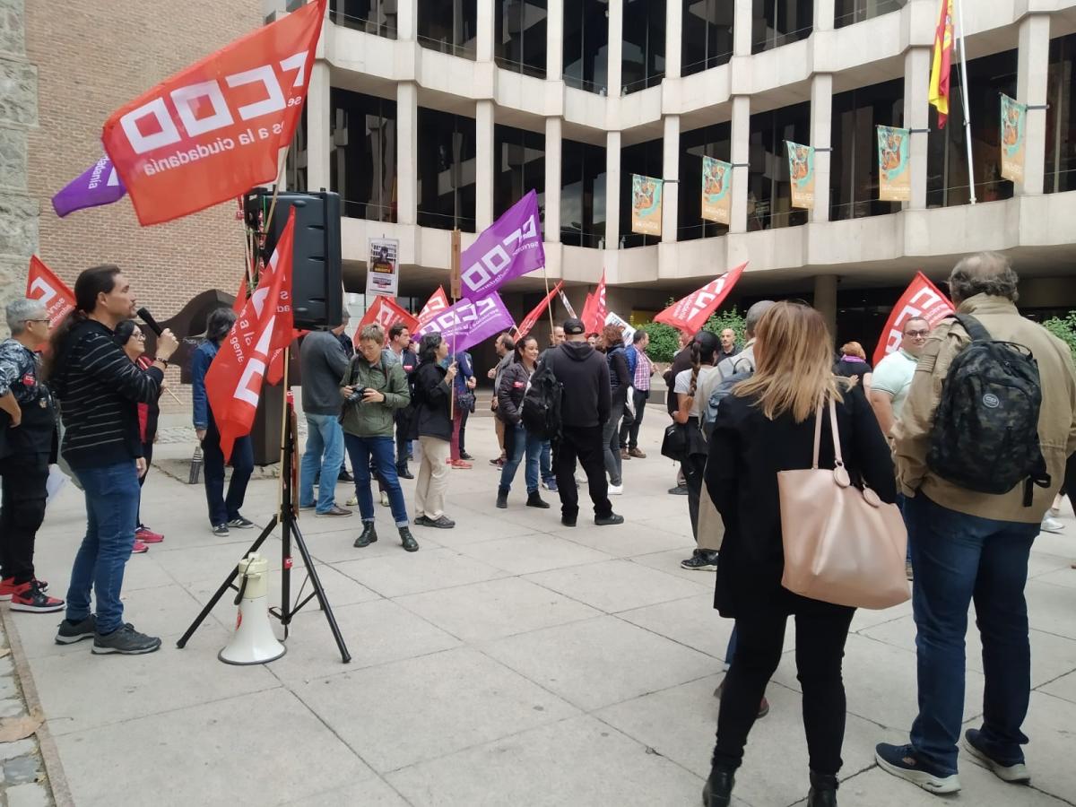 Concentracin frente al Ministerio de Cultura y Deporte: Amianto Fuera Ya!.