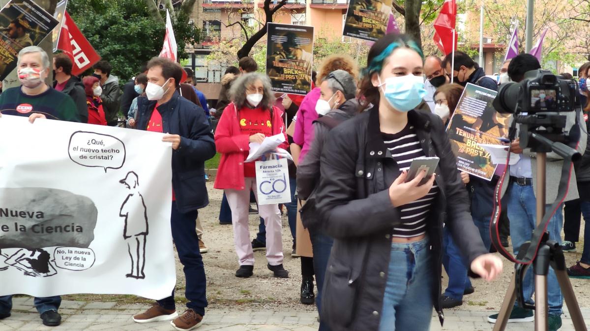 Concentracin en Madrid frente al Ministerio de Ciencia e Innovacin.