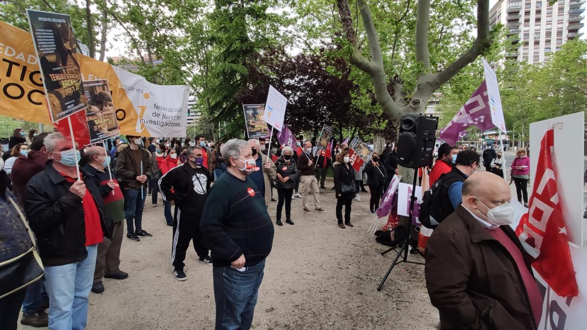 Concentracin en Madrid frente al Ministerio de Ciencia e Innovacin.