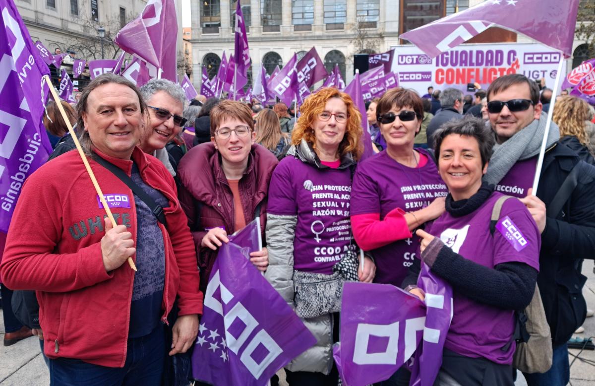 Concentracin 8M en la Plaza del museo Reina Sofa de Madrid