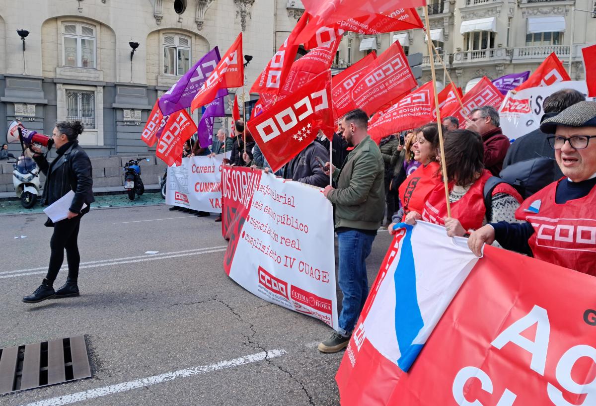 Concentracin #NosSobranRazones en la AGE delante del Congreso de los Diputados