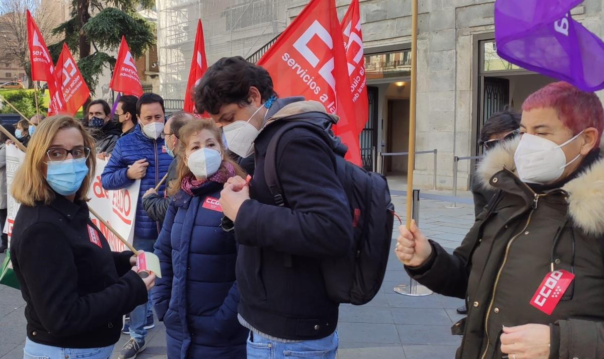 Concentracin en defensa de un convenio digno en el Museo del Prado (13-01-2022).