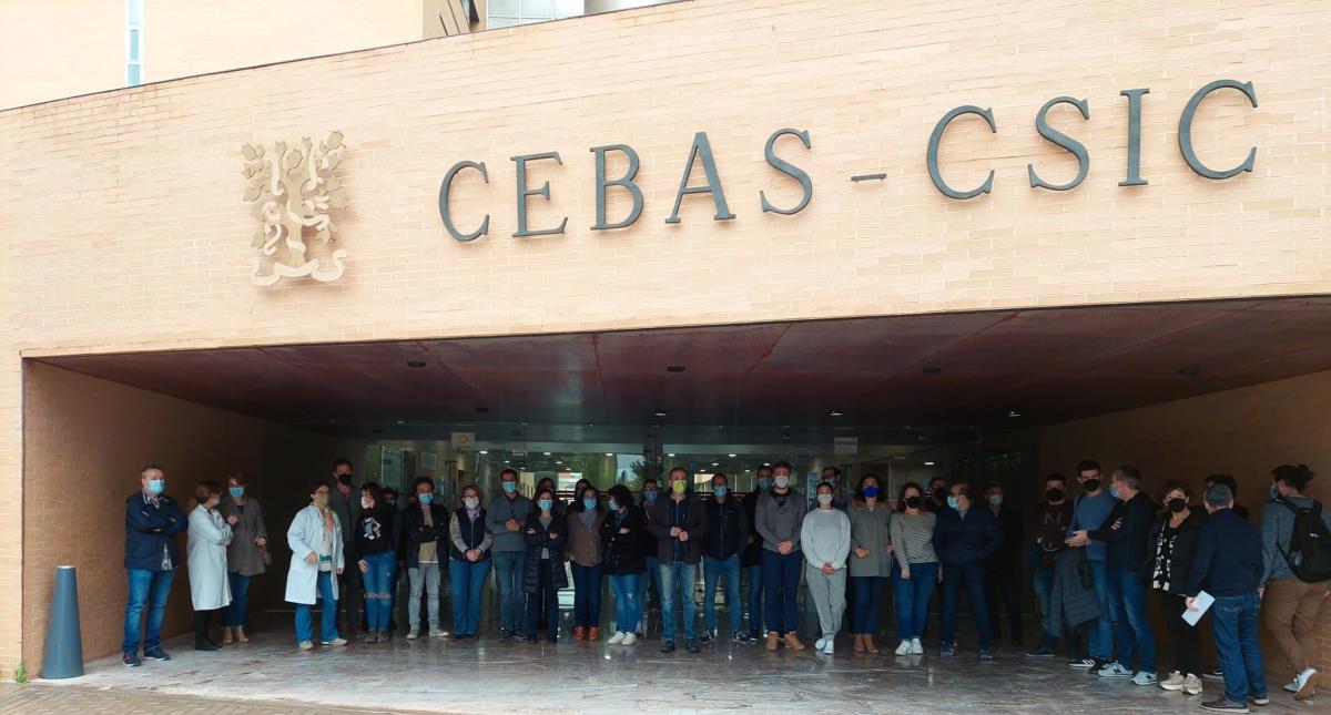Paros de 15 minutos en la entrada de los centrso del CSIC.