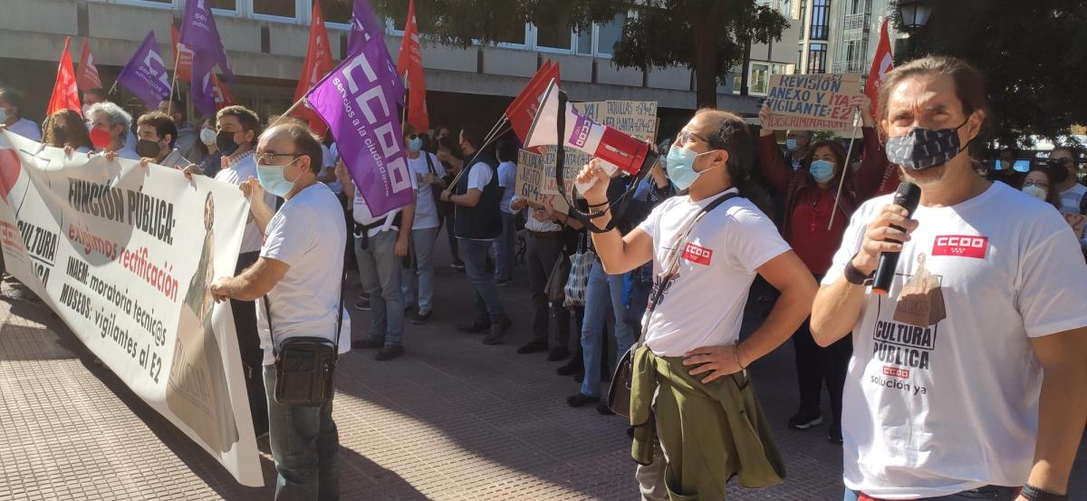 Concentracin de CCOO ante la Direccin General de Funcin Pblica.