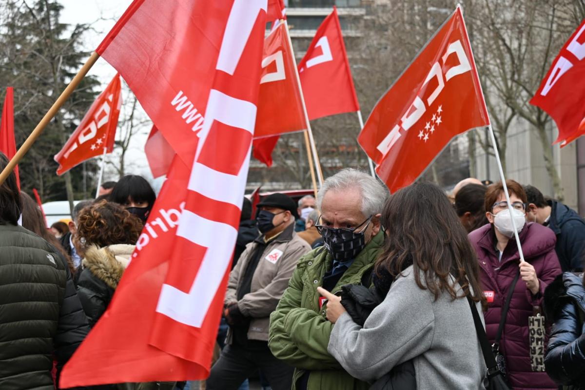 CCOO y UGT que han protestado este 11F ante la sede del Ministerio de Asuntos Econmicos