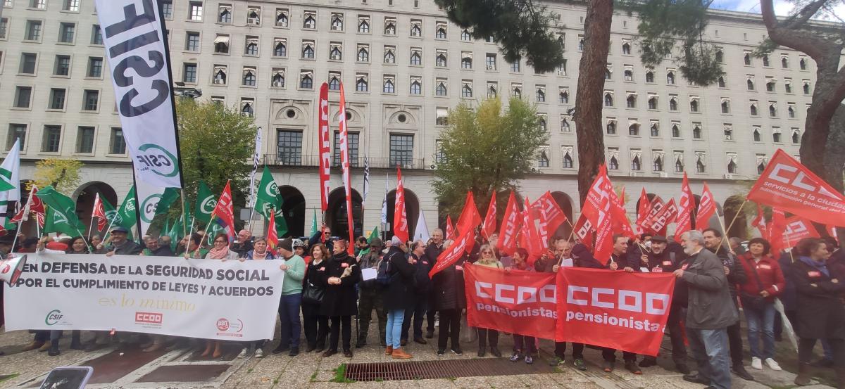 Concentracin en Nuevos Ministerios en defensa de la Seguridad Social