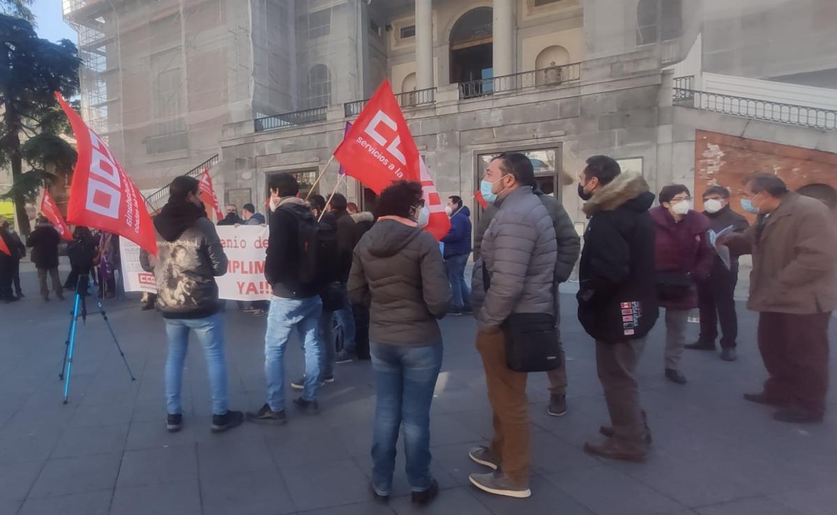Concentracin en defensa de un convenio digno en el Museo del Prado (13-01-2022).